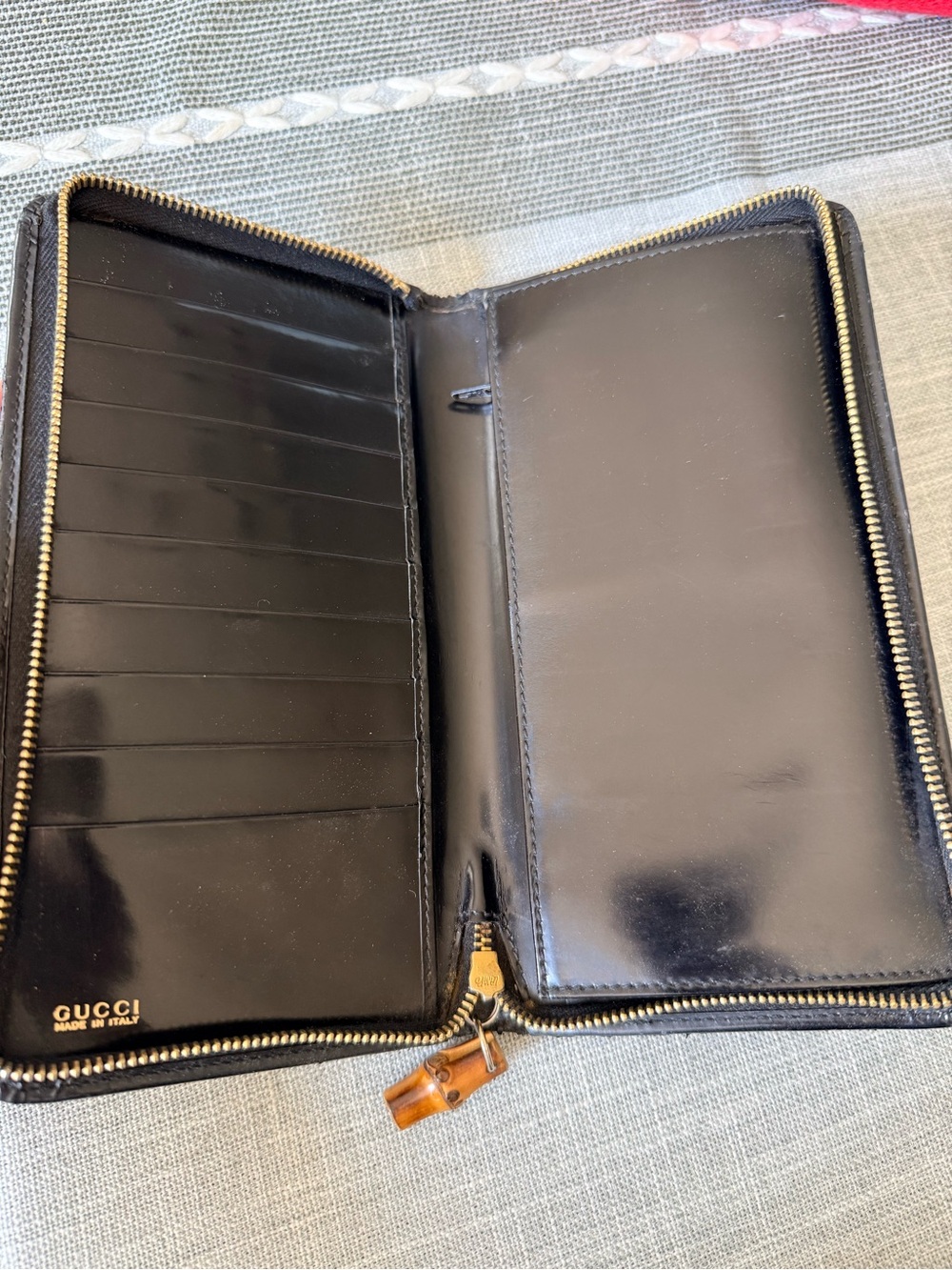 Gucci Black Patent Leather Zip Wallet with Gold-Tone Trim (vintage) - Picture 7 of 13